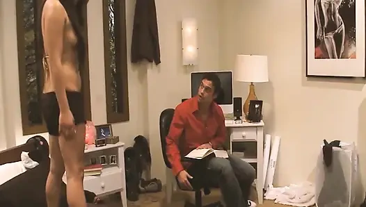 Orientfuckers sahnesi iç çamaşırlı 4 Asyalı genç kız evde arkadaşıyla seks yapıyor