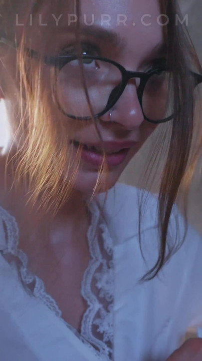 Horny Real Estate Agent Fucks Client in Unfinished Villa