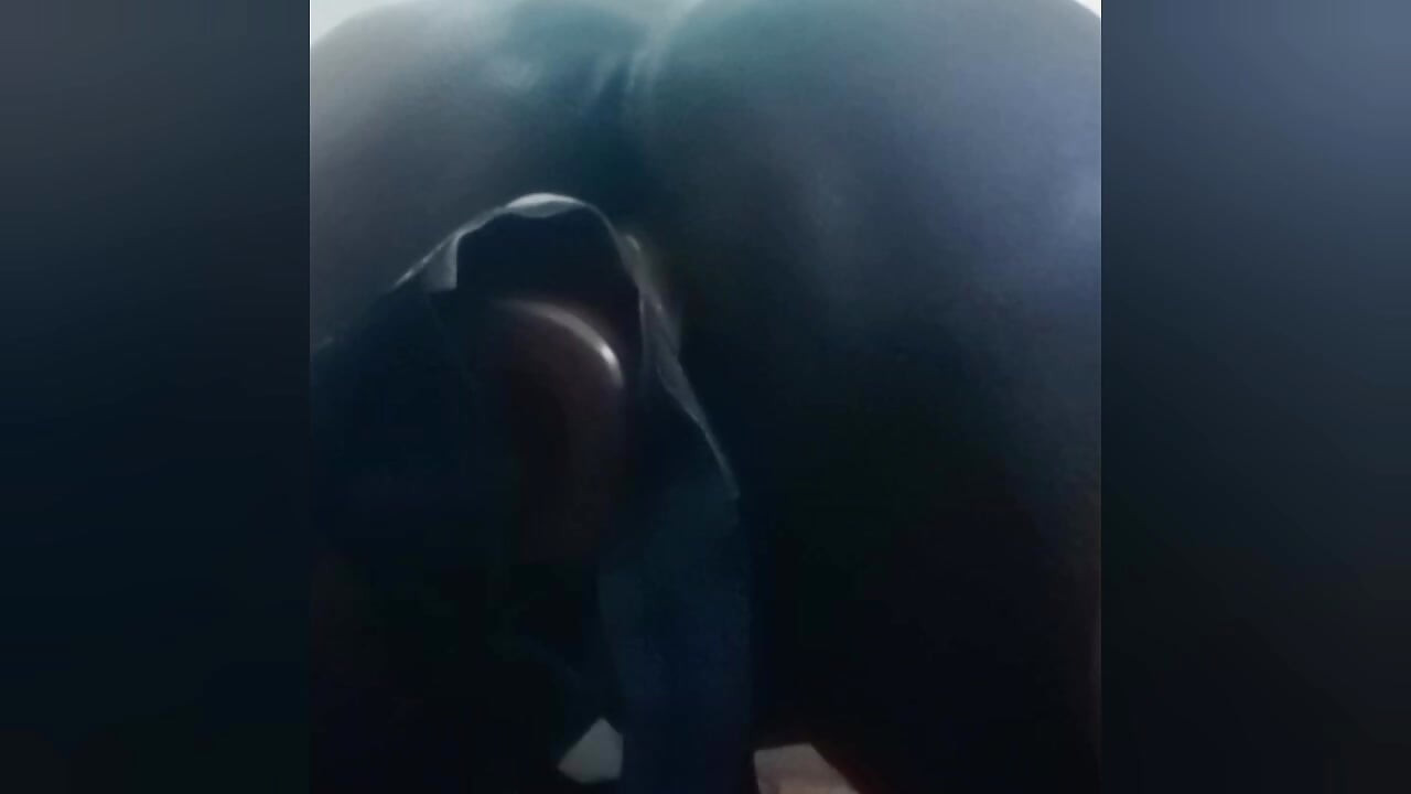 Gand me dildo ghusaya