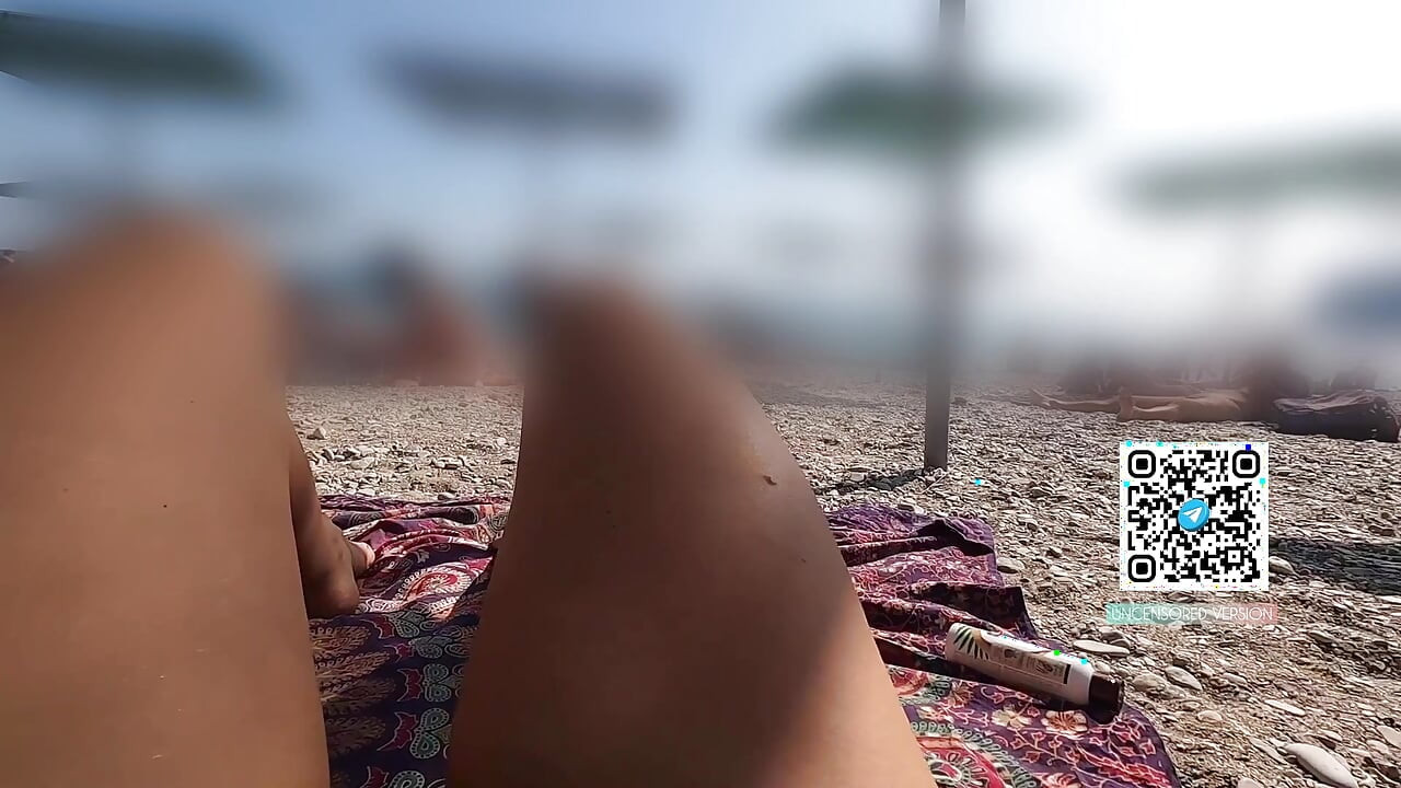 SUNBATHING ON THE BEACH I TEASE PASSERSBY AND THEY LOVE IT