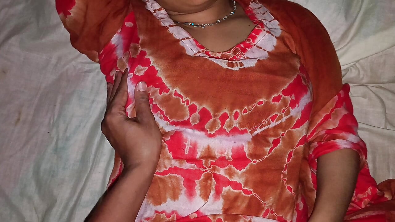 India desi hermosa tía, apenas follando con su hermano mayor pronto, momentos muy disfrutando parte 1.