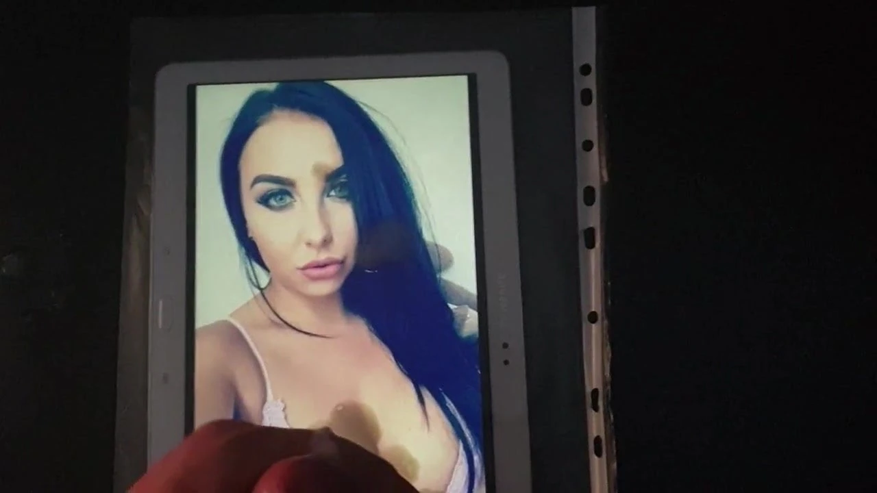 Leena Paul se parece a un homenaje