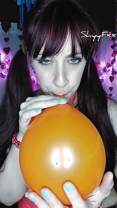 Shyyfxx Šťastný karneval! Hraní s balónky Po celém mém těle - Looner Fetiš