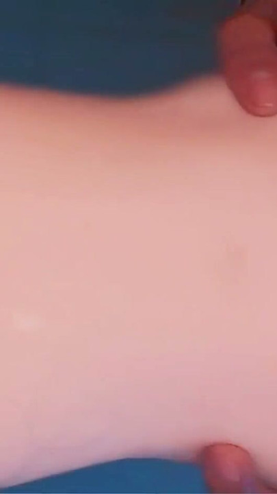 내 작은 의붓여동생의 핑크색 보지 따먹기 | 클립 2