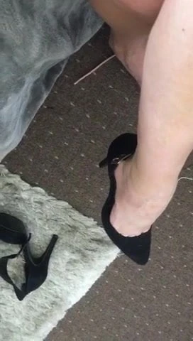 Girlfriend shoe dangle