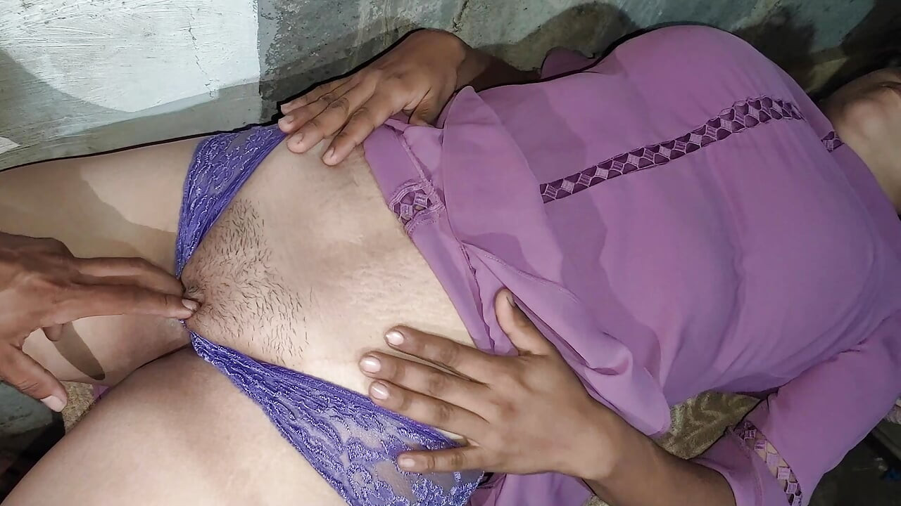 Stesøster Vil du knuse fitta mi for første gang i Tamil India X-video