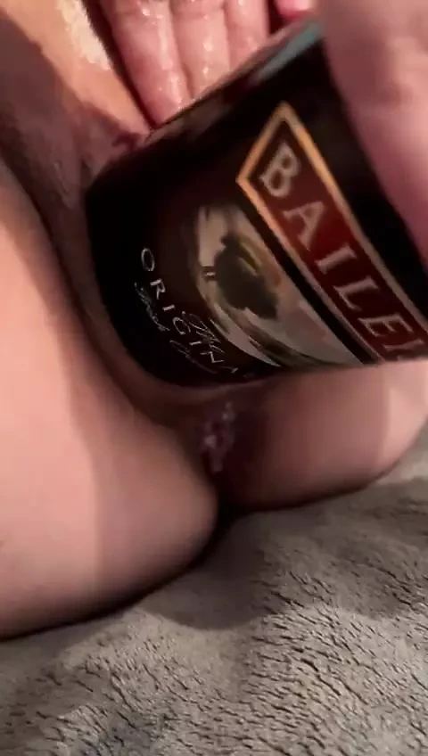 a good fisting and bottle fucking