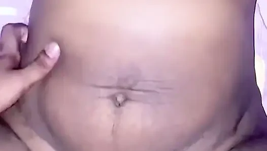 Шри-ланкийская сводная сестра становится очень возбужденной