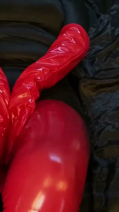 Red leggings, red gloves, black and red heels masturbation | Clip 1
