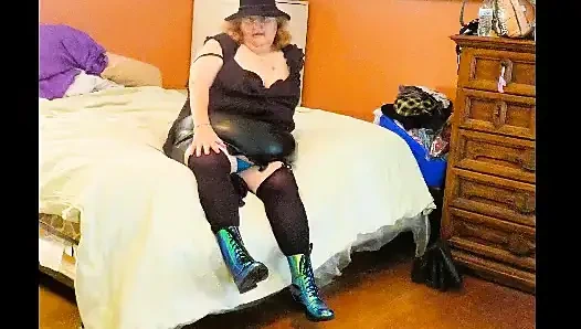 Modeling video silent my new domme outfit 4 u