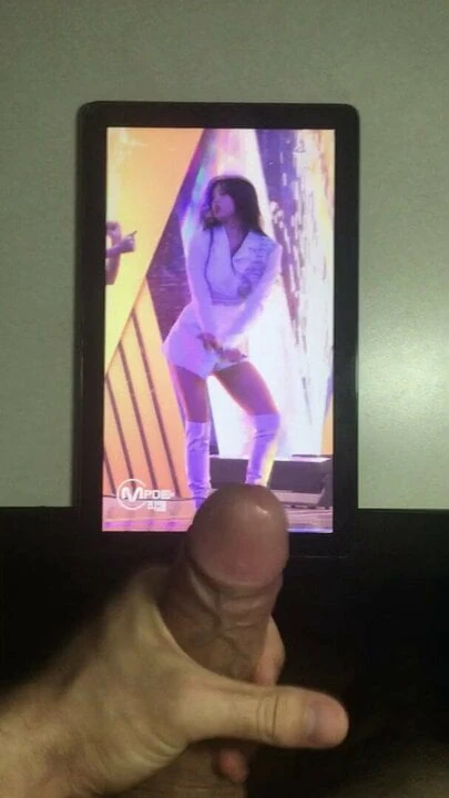 Everglow aisha cum tisztelgés