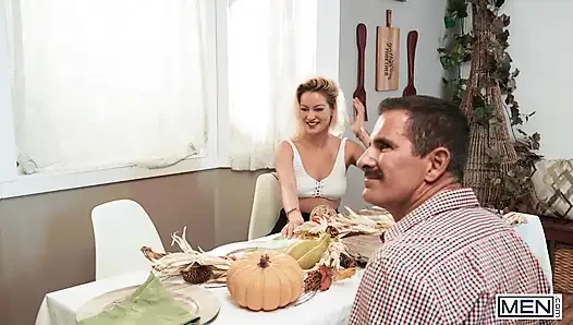 MEN - Cherry Kiss And Foxy Alex Both Take Turns Sucking Drake Von’s Cock At Thanksgiving