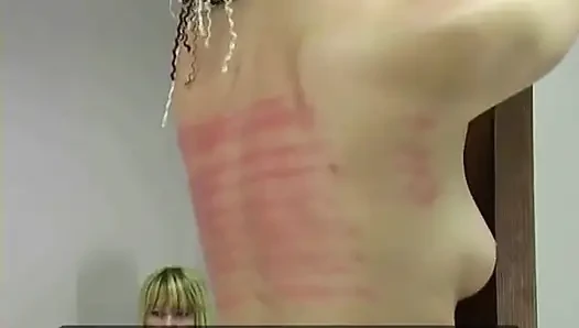 Amber spanking machine - cambukan di punggung