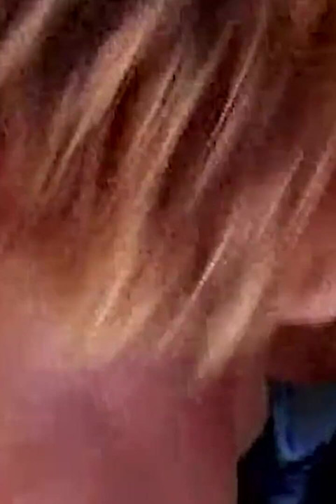 Ahegao - rubia tocada en explosión de orgasmo pulsante