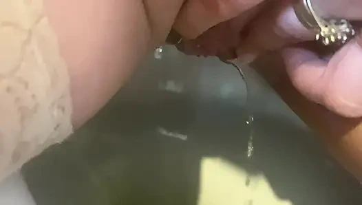 Bisakah aku kencing padamu?