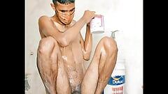 洗澡性感的身体毛茸茸的印度男同性恋