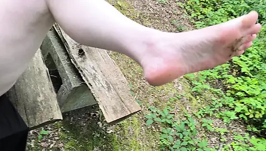 Arsch, Titten und Pussy peitschen auf dem Grillplatz