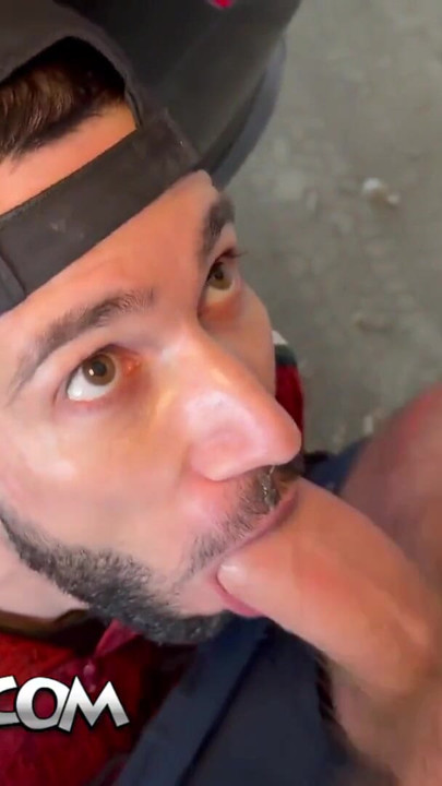 CITEBEUR.com - Manly Chubby gets sucked by a gay beur in a parking lot | Clip 1