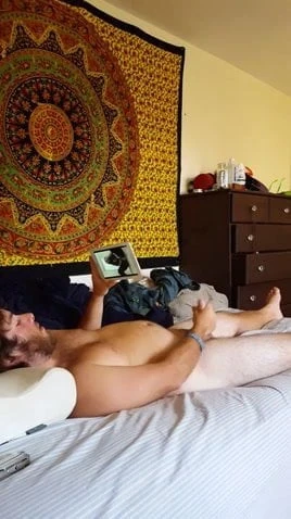 Str8 guy jerking for a slut