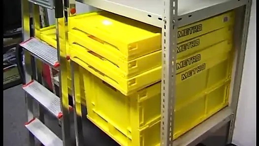 Брюнетку-шлюшку отшпилили в экшене в видео от первого лица