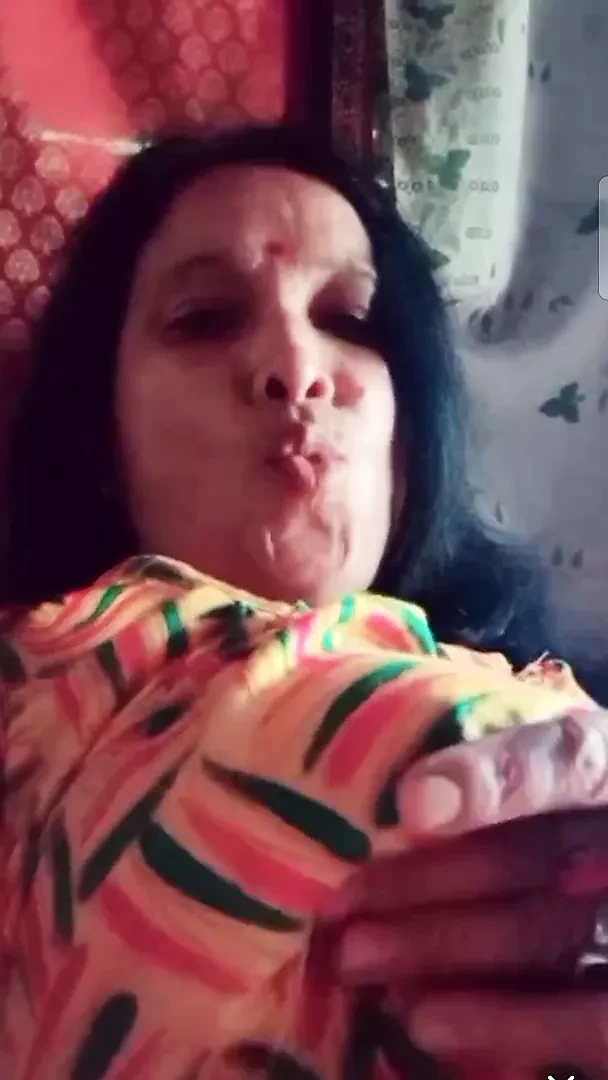 Aunty video calling