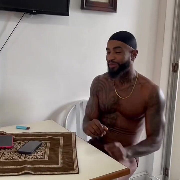 深深地坐在大鸡巴上