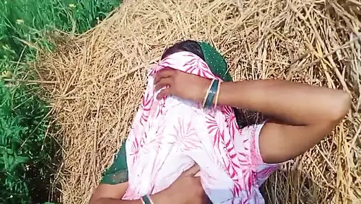 Video seks luar ruangan pertama bhabhi desa