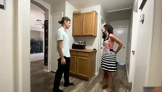 Pasangan sange menyeluruh saat lagi thanksgiving keluarga