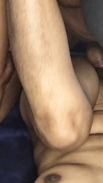 Fingering make her lustrous | Clip 1