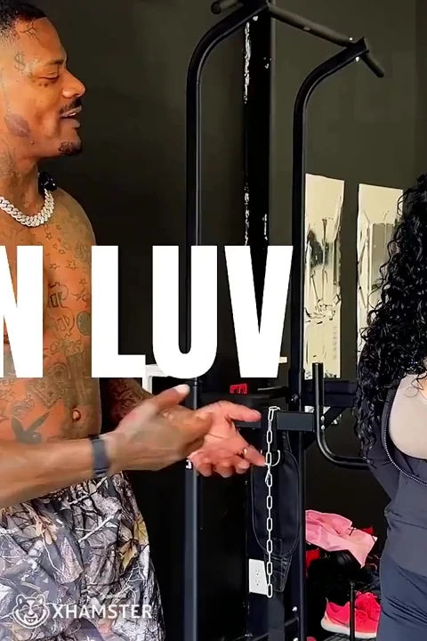 Jason Luv büyük zenci yarağını Bianca Bailee'in küçük amına sokuyor