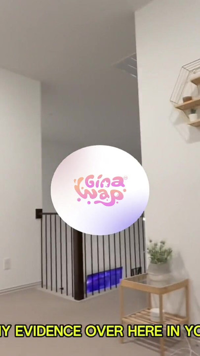 Madrastra nudista me enseña a abrazar su cuerpo desnudo | Clip 2