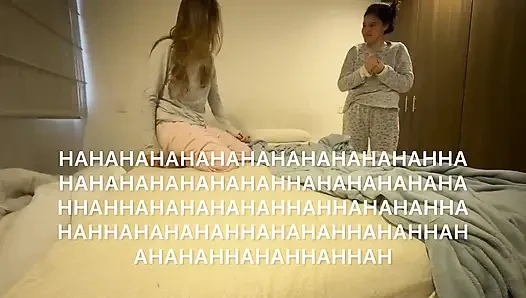 Kadınlar arasında güreş ve gıdıklama