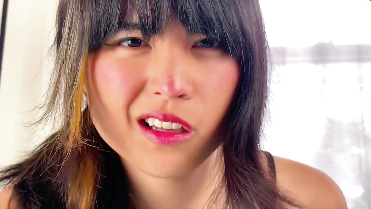 The sauce is boss: Stepsister food femdom