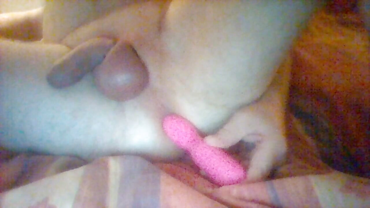 Masturbarme con un consolador en mi culo