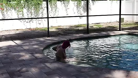 Pool Blowjob porn video – Pool Blowjob with Pedsrmeds