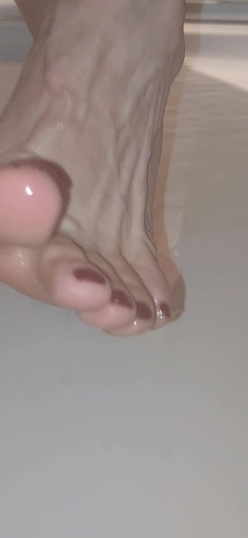 Foot pee