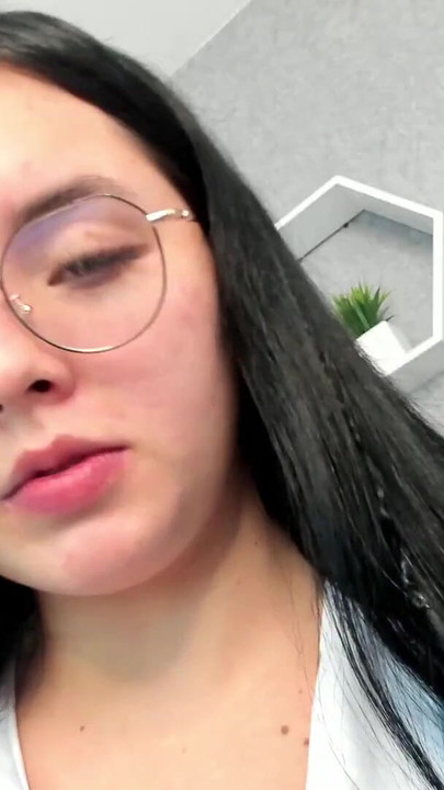 Must-see moment from "Hey papi puedo ser tu putita personal virtual? Me encanta disfrazarme como una chica inocente y putona"