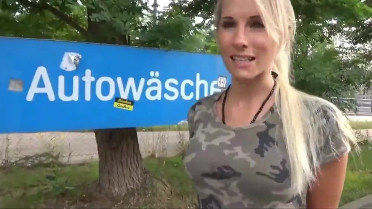 Sexy amateur blonde