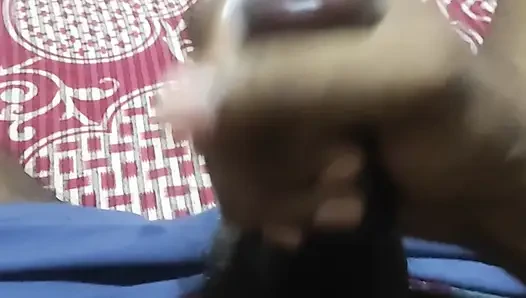 Arkadaşının karısını sikiyor sonra oğlanın mastürbasyonu