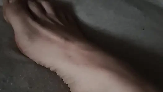 Morning handjob on mariafemdom foot
