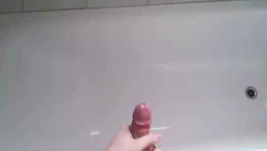 in die Badewanne gespritzt