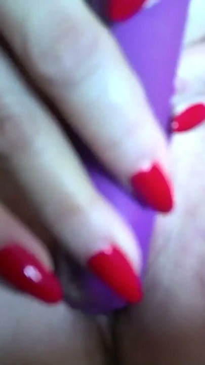 DirtyMilfTina Foarte aproape de pizda mea 2 | Clip 1