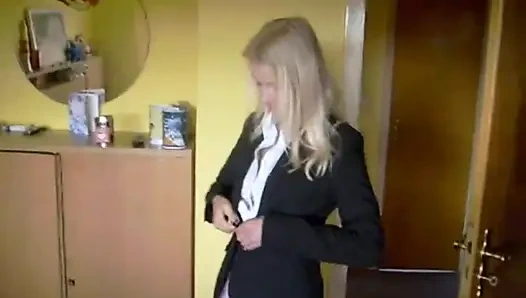 Teeny mencukur dan kemudian melakukan seks telepon