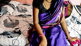 Une belle-mère indienne hindi surprend son beau-fils en train de sentir sa culotte en POV