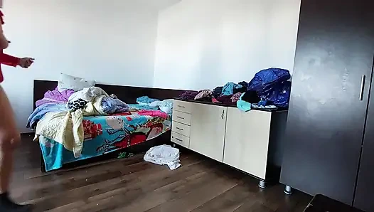 Cewek seksi rambut cokelat lagi asik sambil bugil di rumah