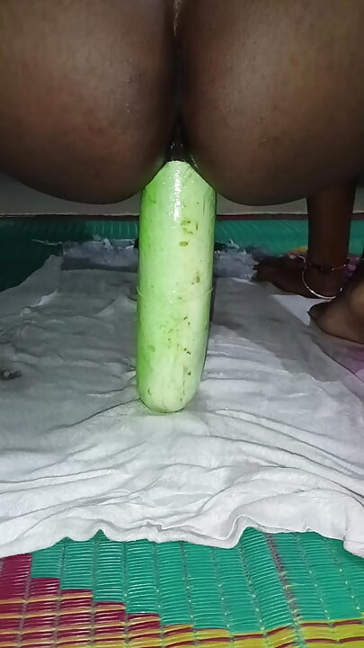 Bhabhi Ne jabardast louki chut me dala