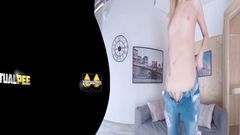 Barbara Sweet se pone los pantalones vaqueros empapados de pis en este video porno