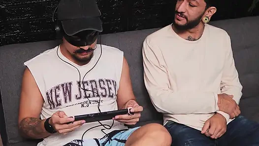 Ich Ficke Die Stiefschwester Meines Besten Freundes, Während Er an Switch 2 Spielt