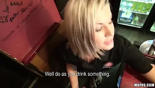Öffentliche pickups - Amateur kleine titten barem zur zeit rihanna samuel nimmt großen schwanz für geld