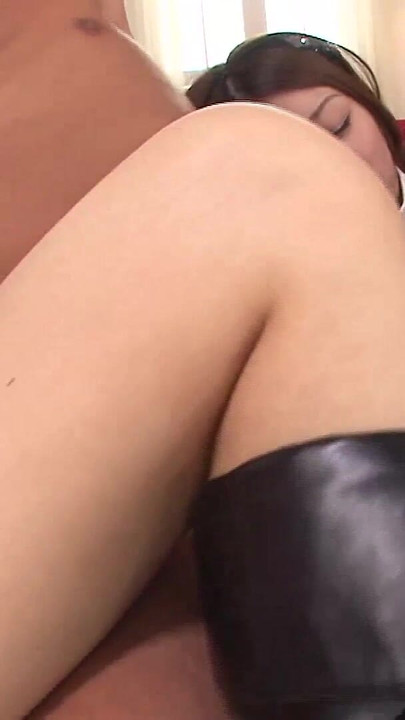 Must-see moment from "Asiatische Schulmaedchen bekommen ihre kleine engen Pussys zerstoert"